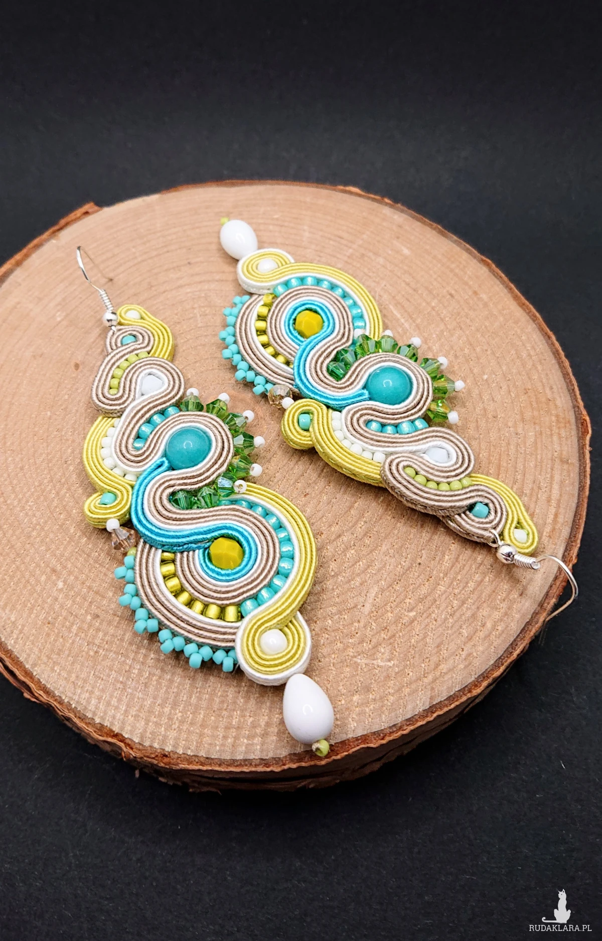 BEŻOWO-KOLOROWE KOLCZYKI SUTASZ Z JADEITAMI